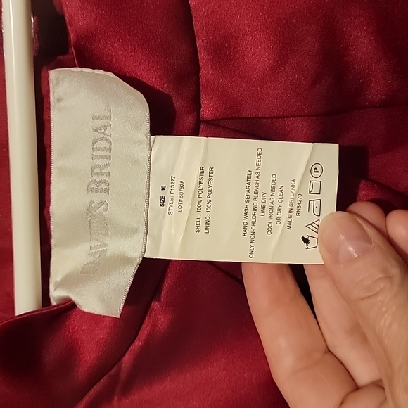 Dave's bridal dress - Picture 2 of 2